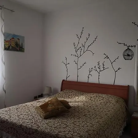 Casa Rosi, In Campagna, Relax Tra Mare E Montagna Giucano